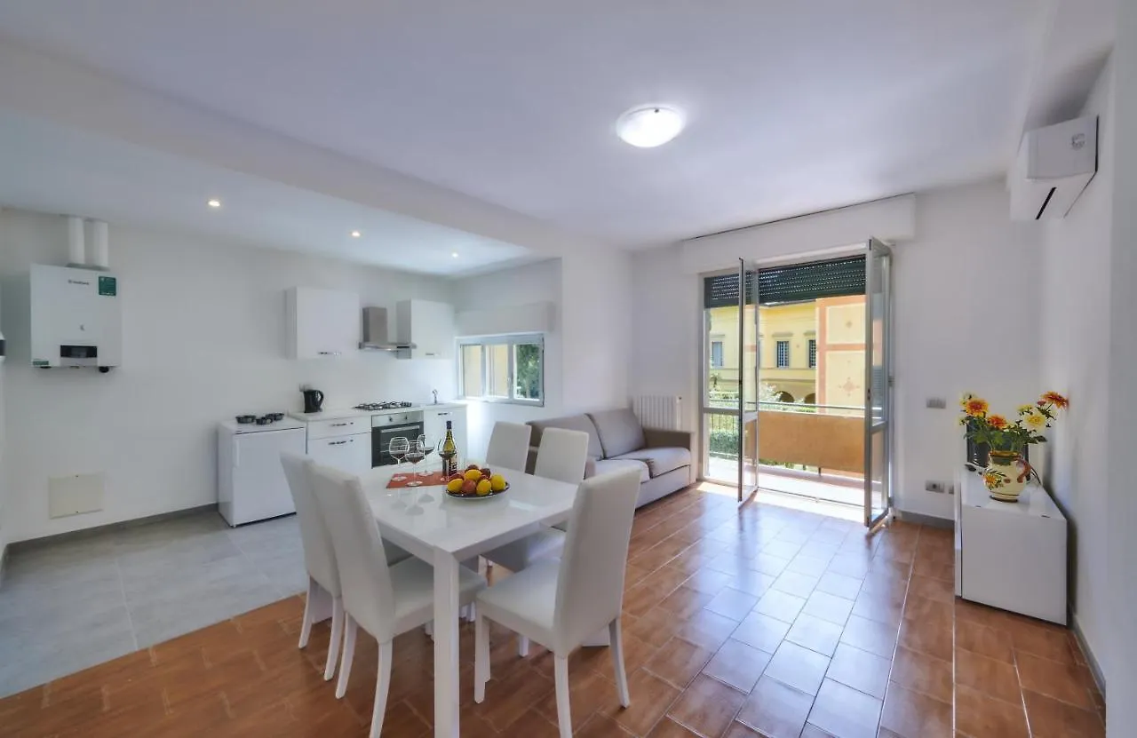 Casa Iris Apartment Varenna